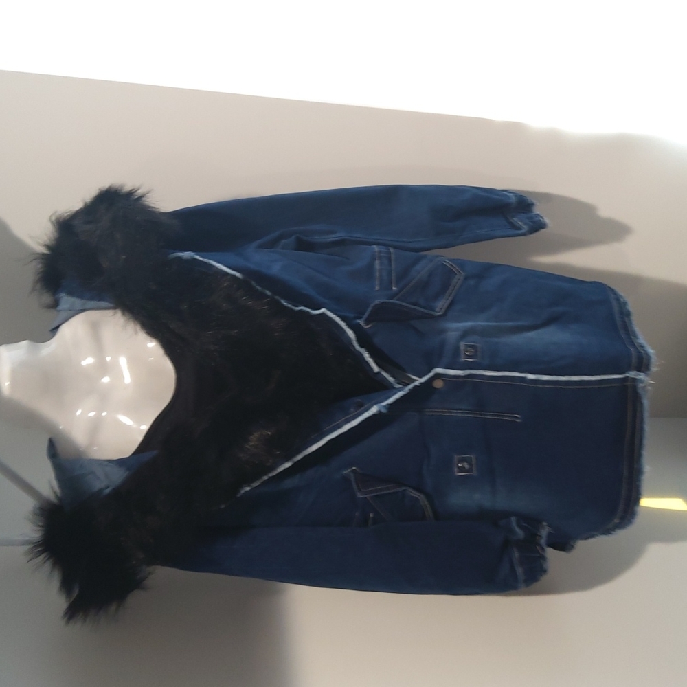Jacket - Picture 3 of 4